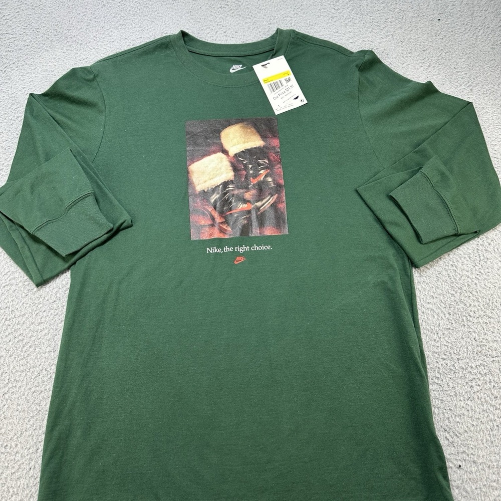 Nike Shirt Men's Small Green Christmas Santa Claus Boots Long-Sleeve Center Logo
